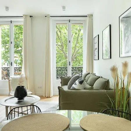 Center Of By Prestige * باريس