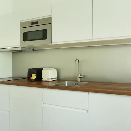 Center Of By Prestige شقة *