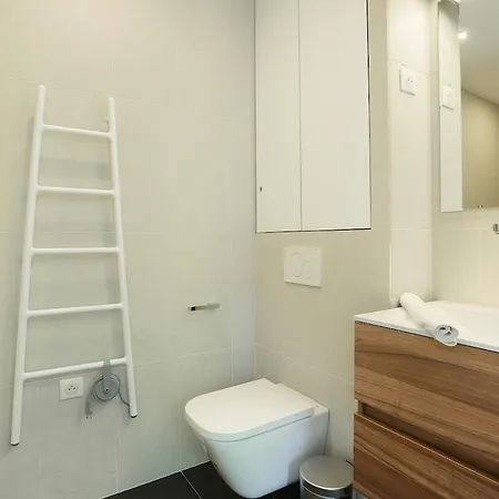 Center Of By Prestige Paris