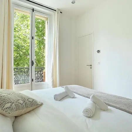 Center Of By Prestige Paris