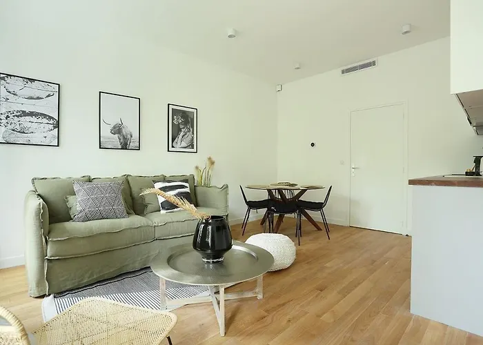 Center Of By Prestige Paris